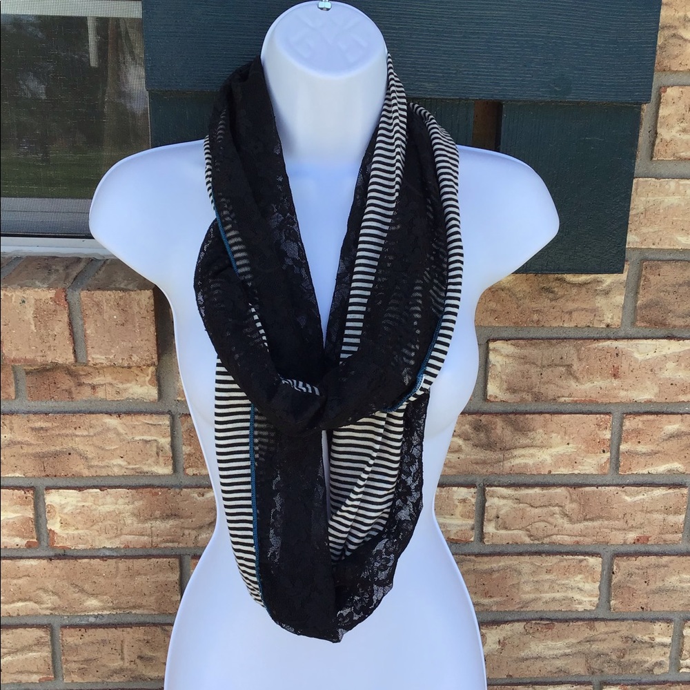 Lightweight Lacy Infinity Scarf NWOT